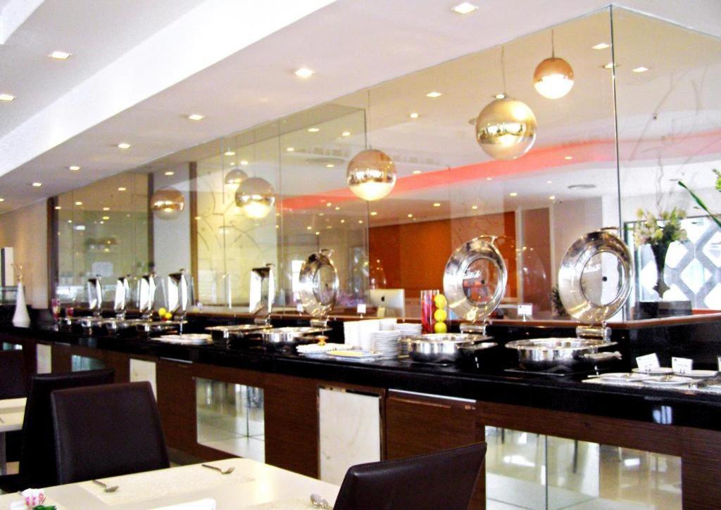 Iyarin@Tuk Chang Ratchayothin Hotel Bangkok Dış mekan fotoğraf