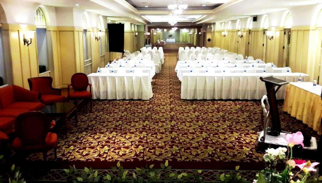Iyarin@Tuk Chang Ratchayothin Hotel Bangkok Dış mekan fotoğraf