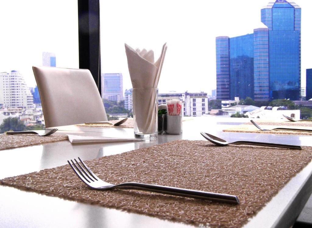 Iyarin@Tuk Chang Ratchayothin Hotel Bangkok Dış mekan fotoğraf