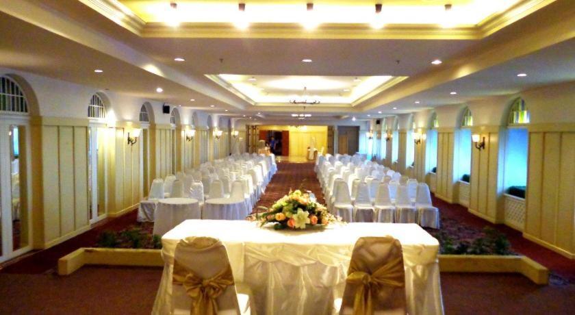 Iyarin@Tuk Chang Ratchayothin Hotel Bangkok Dış mekan fotoğraf